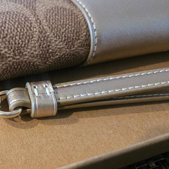 Coach Long Zip Around Wallet In Signature Canvas - Boxed - NWT - Picture 5 of 13